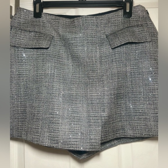 PREPPY PLAID SKIRT/SKORT - Picture 4 of 7